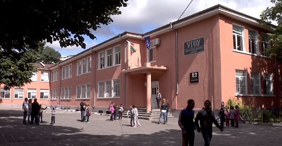 Децата в Сливен започнаха да се връщат в училище