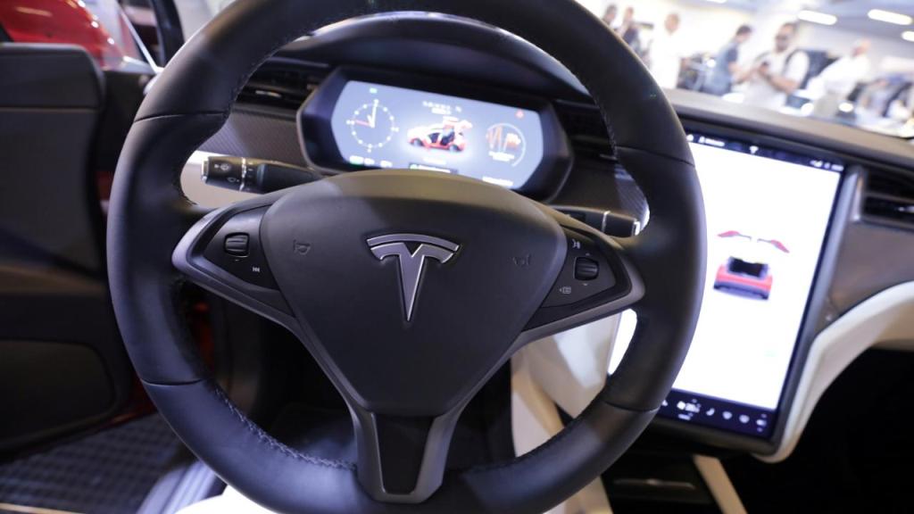 Проблем със сензорите на Tesla