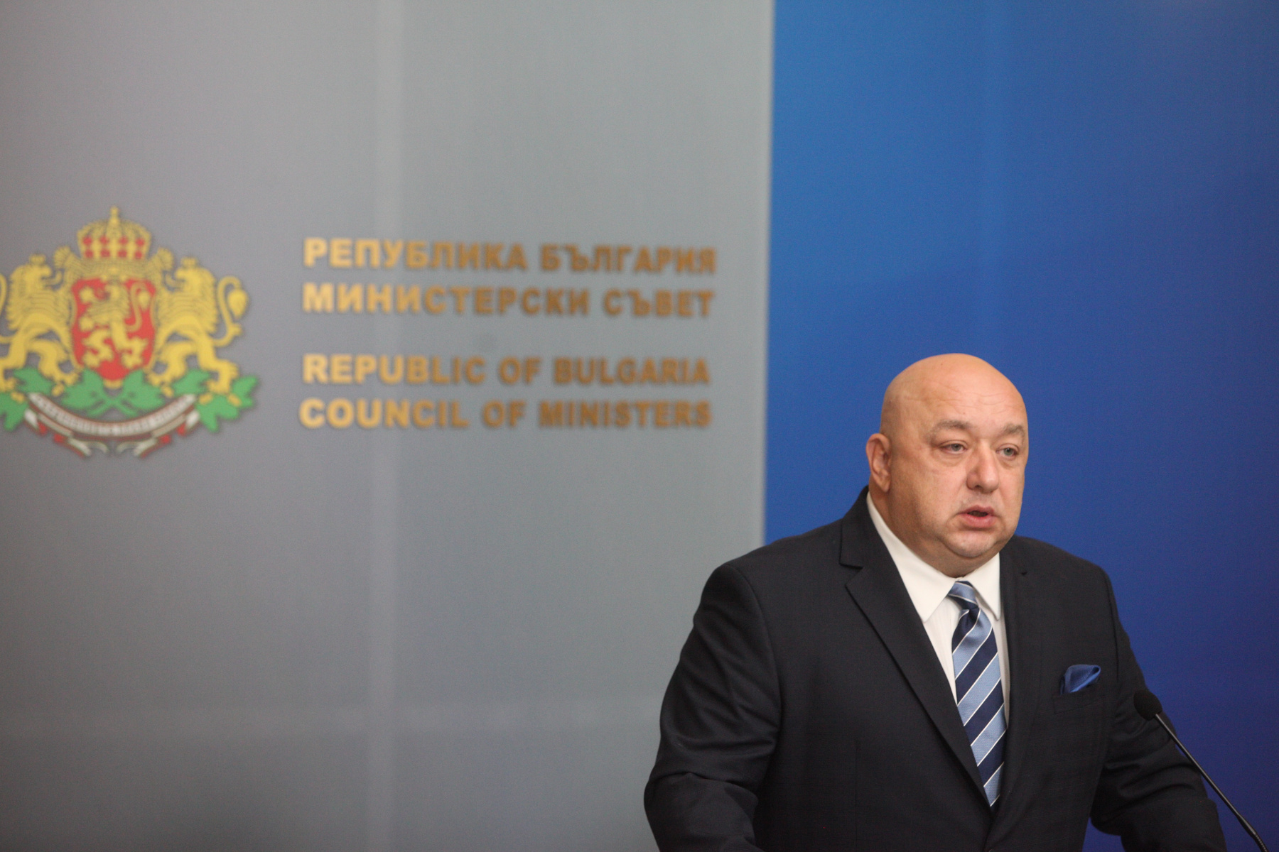 Правителството преустановява отношенията си с БФС, Борисов иска оставката на Борислав Михайлов