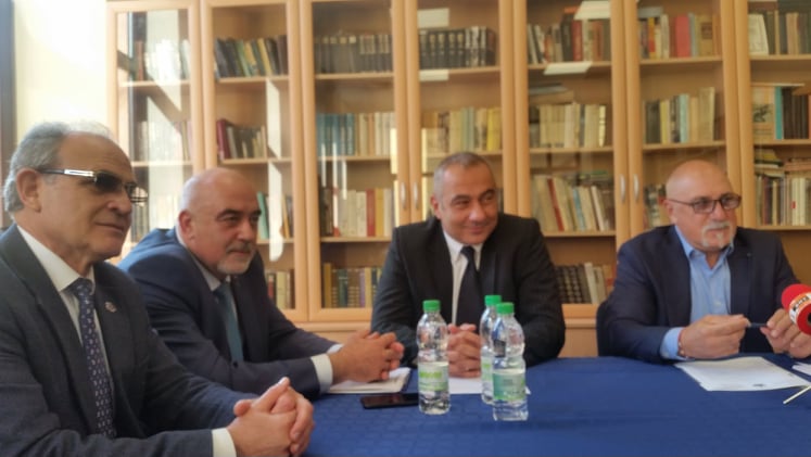 Епархийският съвет на Арменската църква свали доверието си от служебно назначен духовен водач