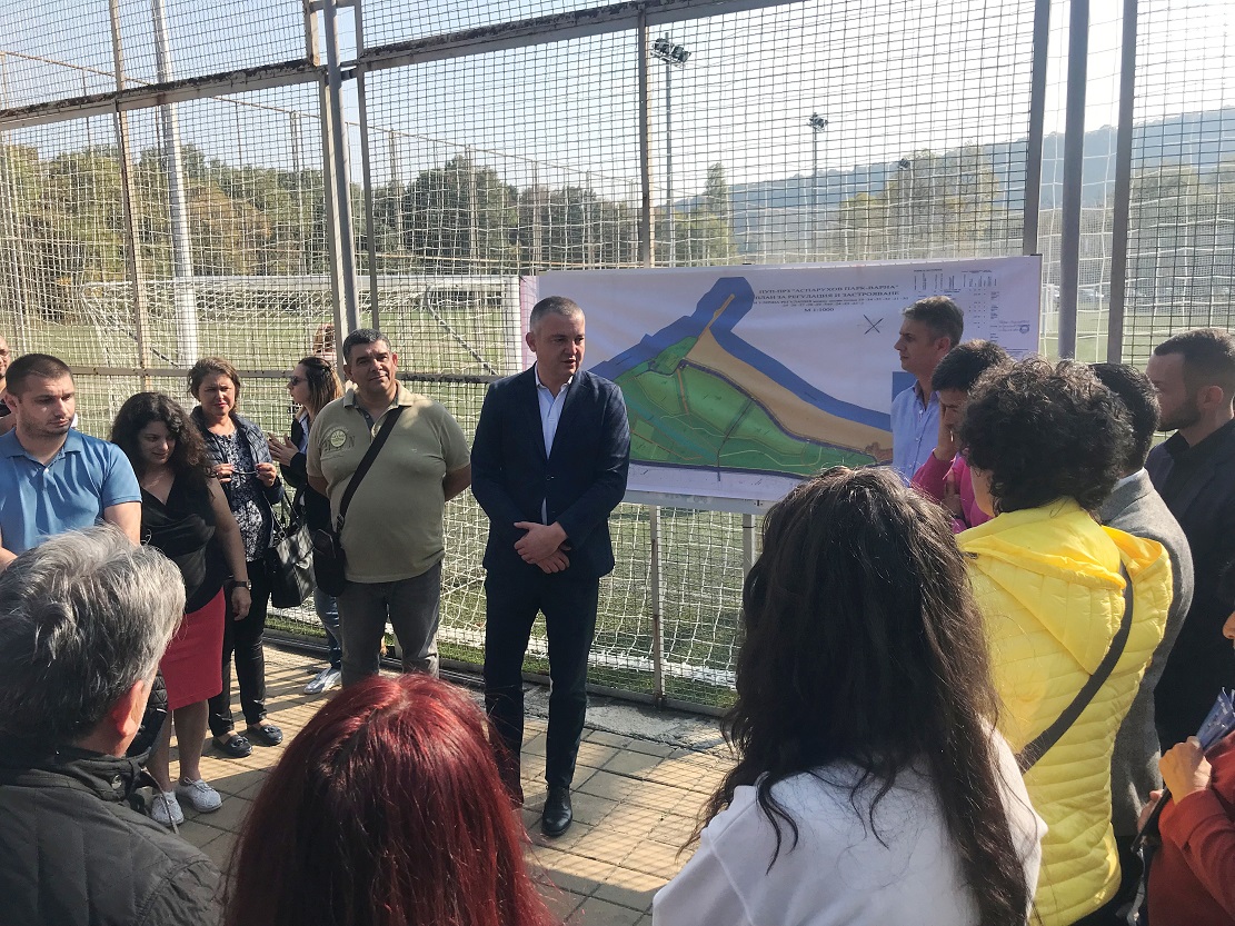 Кандидатът на ГЕРБ за кмет на Варна Иван Портних в „Аспарухово”: Развитието на парка ще даде нов облик на района