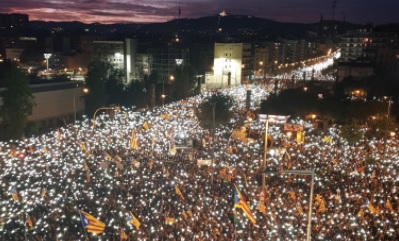 Готвят нов протест тази вечер в Барселона, МВнР съветва българите да избягват района
