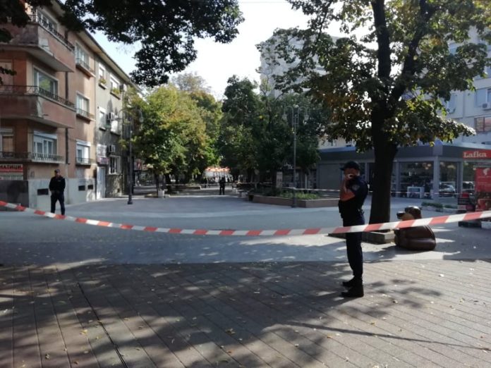 Бележка, оставена пред магазин, вдигна на крак полицията в Сливен