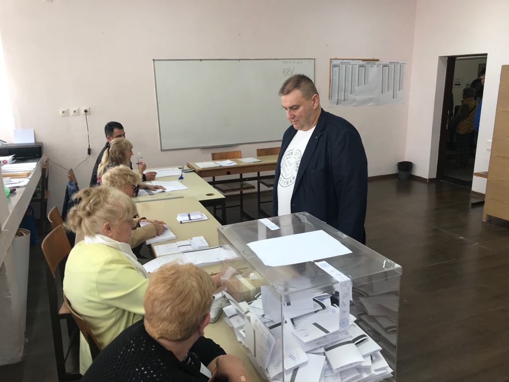 Емил Радев: Гласувах постигнатото през последните години във Варна да бъде надградено