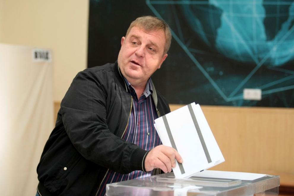 Красимир Каракачанов: Гласувах за повече ред и сигурност
