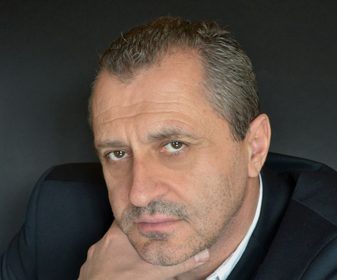 Проф. Валери Стeфанов, литературовед и писател, пред „Труд“: По избори политиците са в ролята на прелъстители