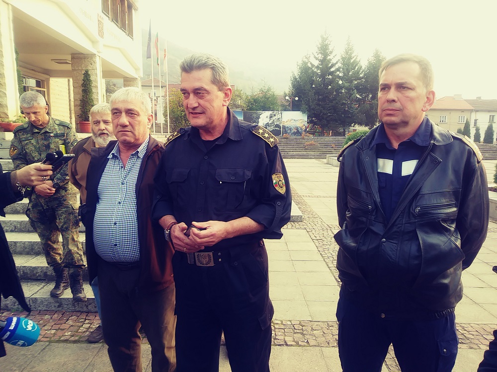 Гл. комисар Николай Николов: Пожарът над Чипровци е може би най-големият действащ в момента на територията на Балканския полуостров, а може би и в Европа
