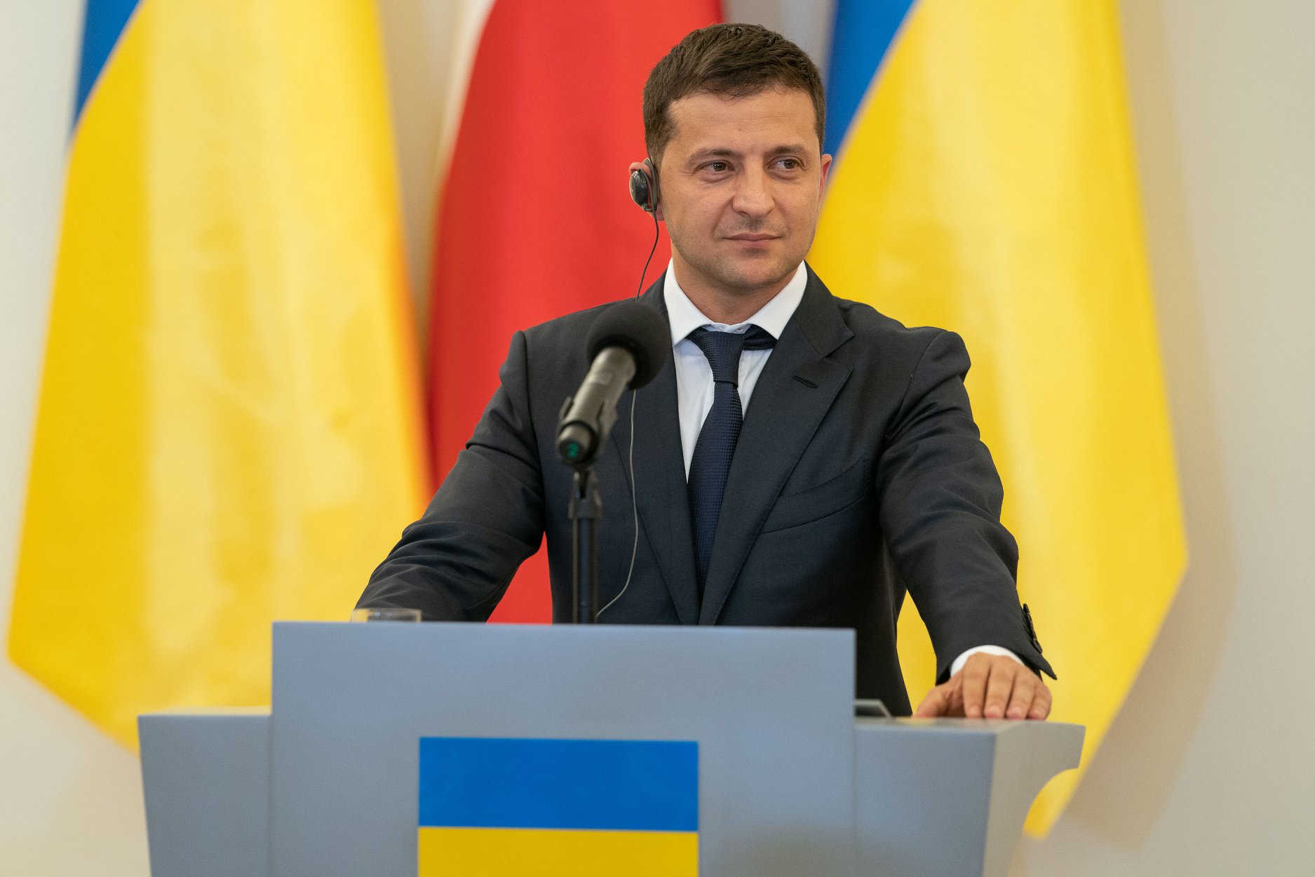 Зеленски представи стратегия "за реинтеграция на Донбас и Крим"