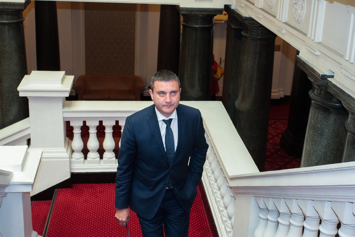 Министър Горанов: Безработицата ще падне до 4% през 2022 г.