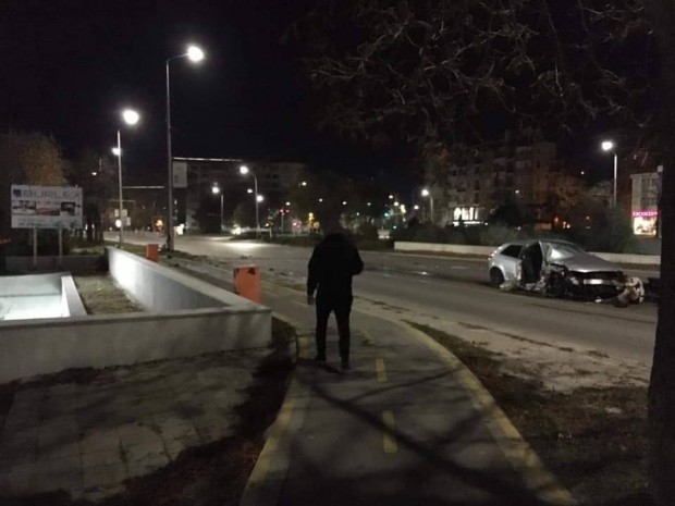 Млад шофьор прати свой спътник в реанимация след зловеща катастрофа