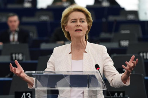 Урсула фон дер Лайен запазва разпределението на еврокомисарите по държави