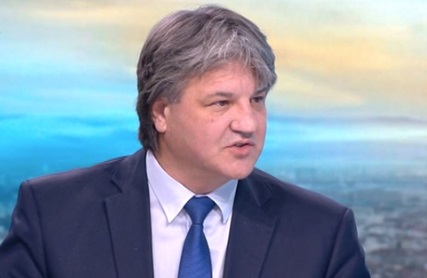 Димитър Узунов: Държавният глава не е длъжен да мотивира указа, но на практика той изложи кратки мотиви