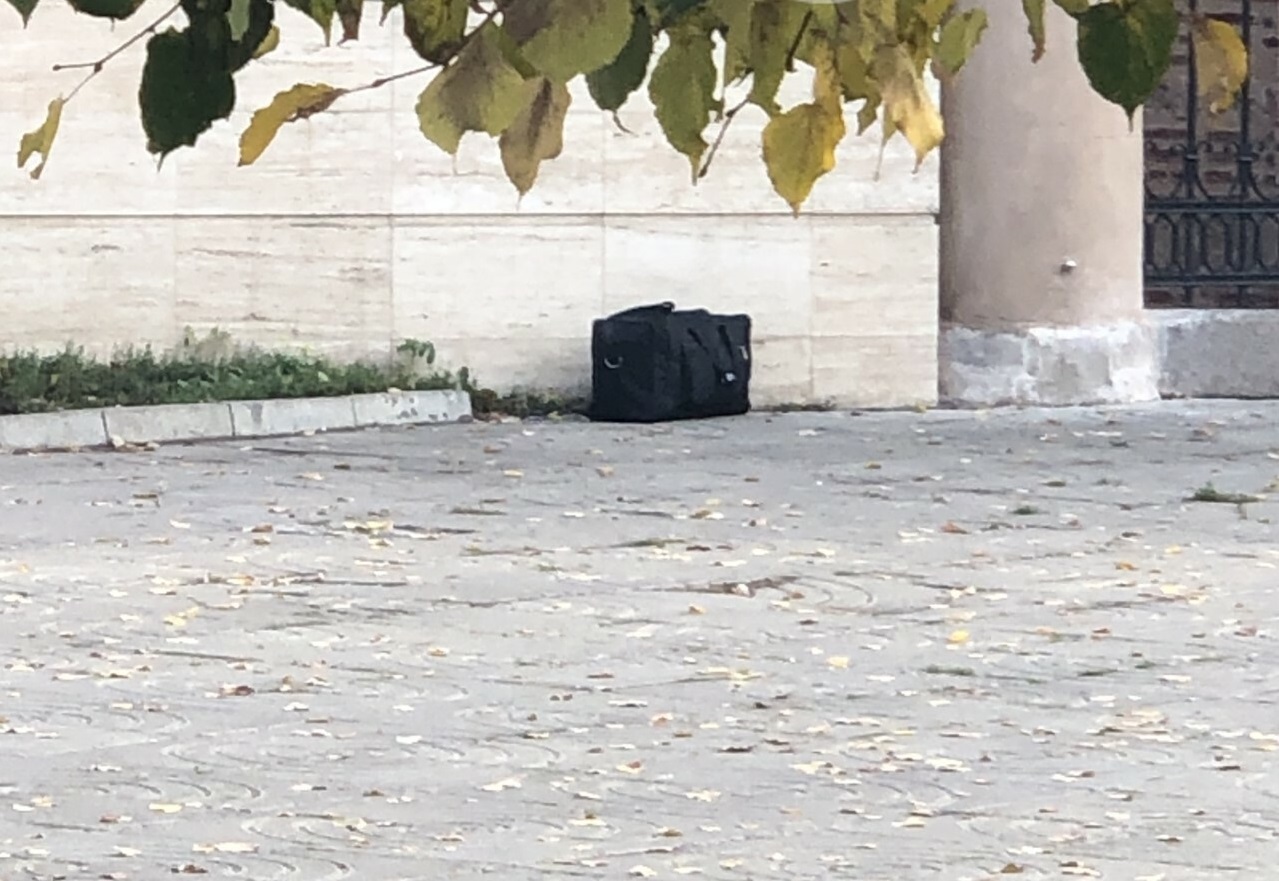 Полиция отцепи района около джамията "Баня баши" в София