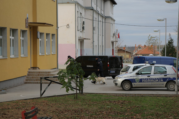 Учител предотврати масова стрелба в сръбско школо
