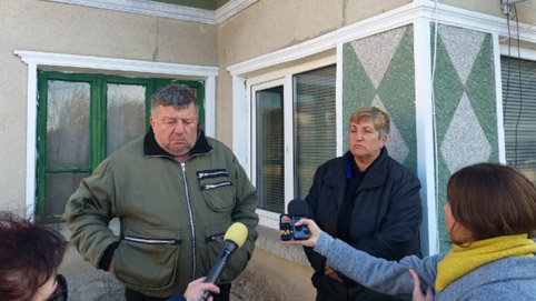 Бабата на децата от Кардам им става настойник