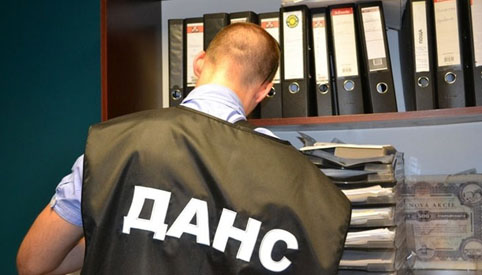 Чужденците само с агенти в стратегическите обекти
