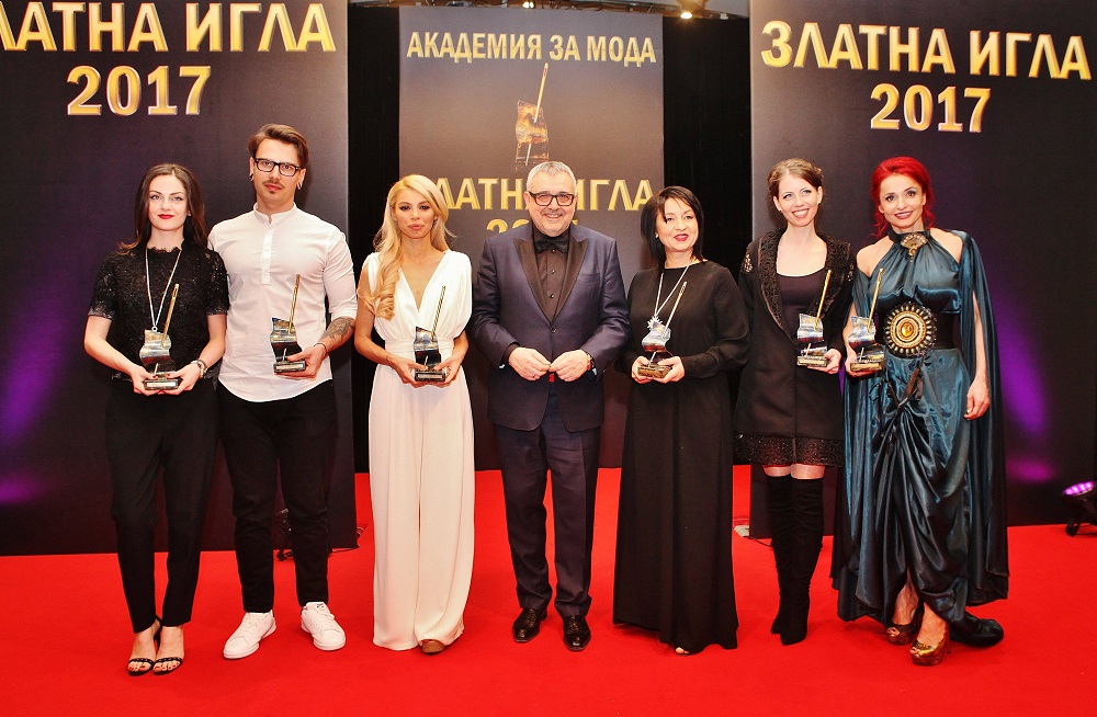 Връчват авторитетните награди за мода „Златна игла“