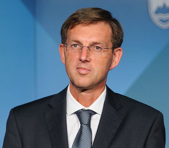 Премиерът на Словения подаде оставка заради референдум
