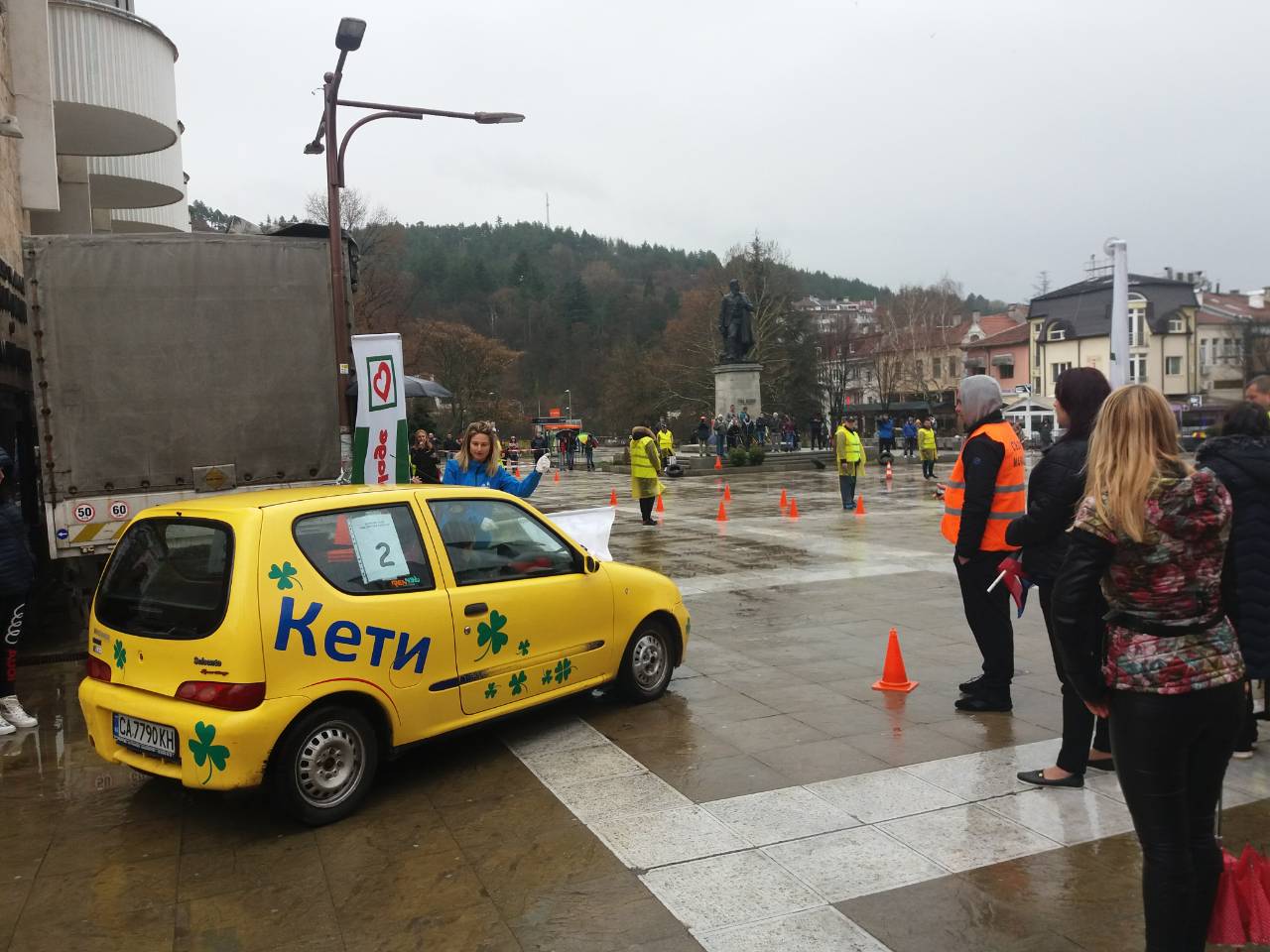 Констанца и Александра Литкова спечелиха „Купата на кмета“ по време на традиционно дамско рали в центъра на Благоевград