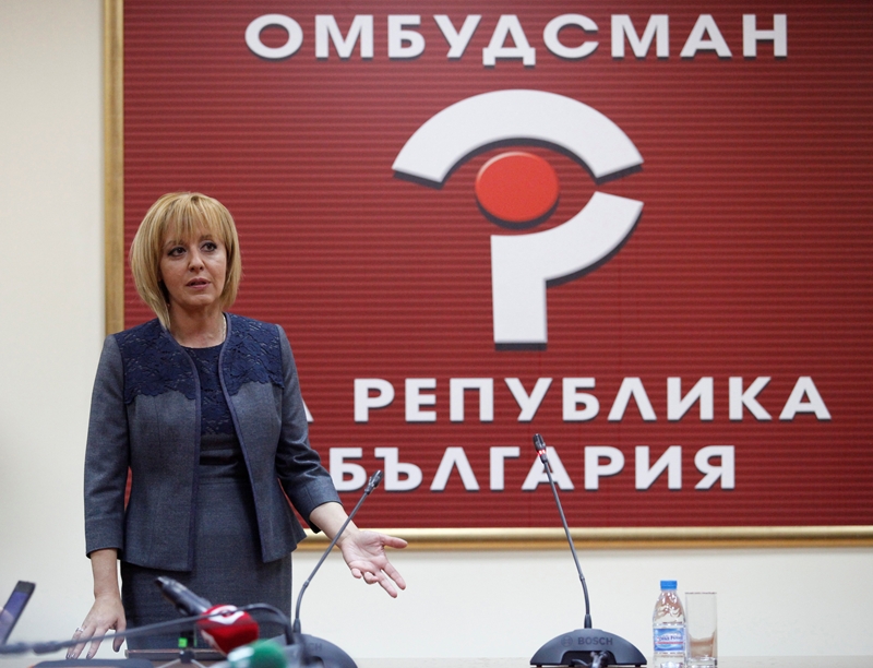 Мая Манолова сезира КС за липсата на право на гражданите да обжалват решенията на КЕВР за цените