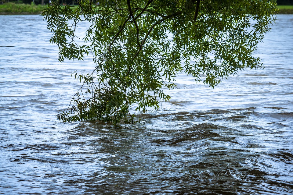 Остава високо нивото на водата в карнобатското село Сърнево