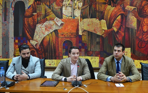 Депутатът от БСП Явор Божанков пред студенти от ВТУ: В парламента разговорът за бъдещето ни е заменен с дискусия кой бил комунист и кой - не