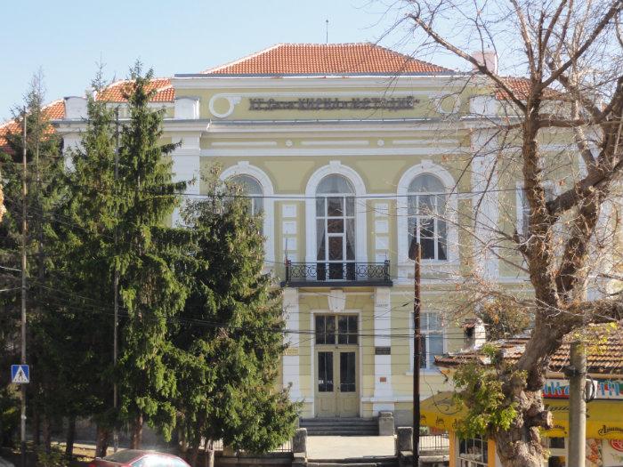 Общинските съветници в Търново решават съдбата на Хуманитарната гимназия