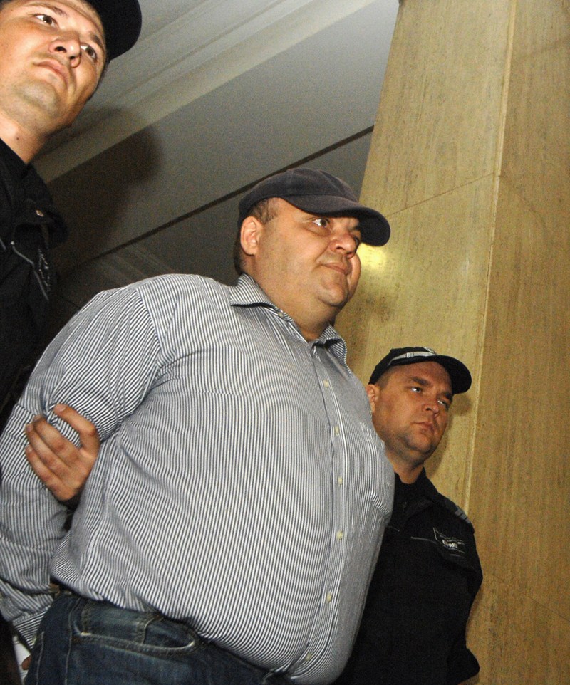 Окончателно: 20 години затвор за Чеци