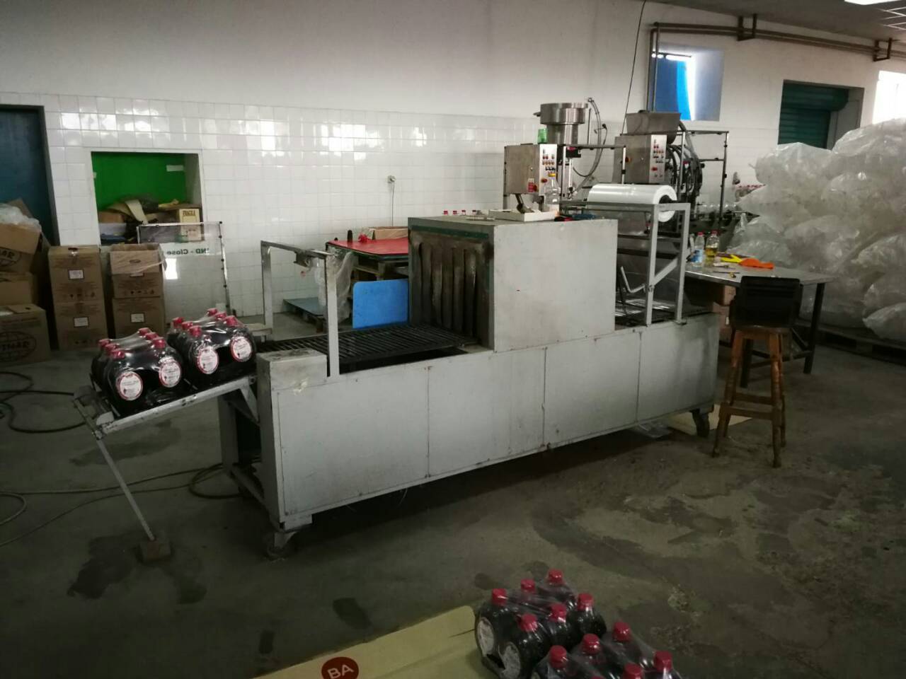 Проверяващи откриха поточна линия за алкохол менте