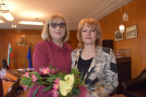 Министър Цецка Цачева се срещна с губернатора на Велико Търново