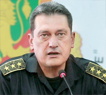 Шефът на огнеборците ген. Николай Николов пред „Труд“: По 5 пъти на час  спасяваме от бедствия и пожари