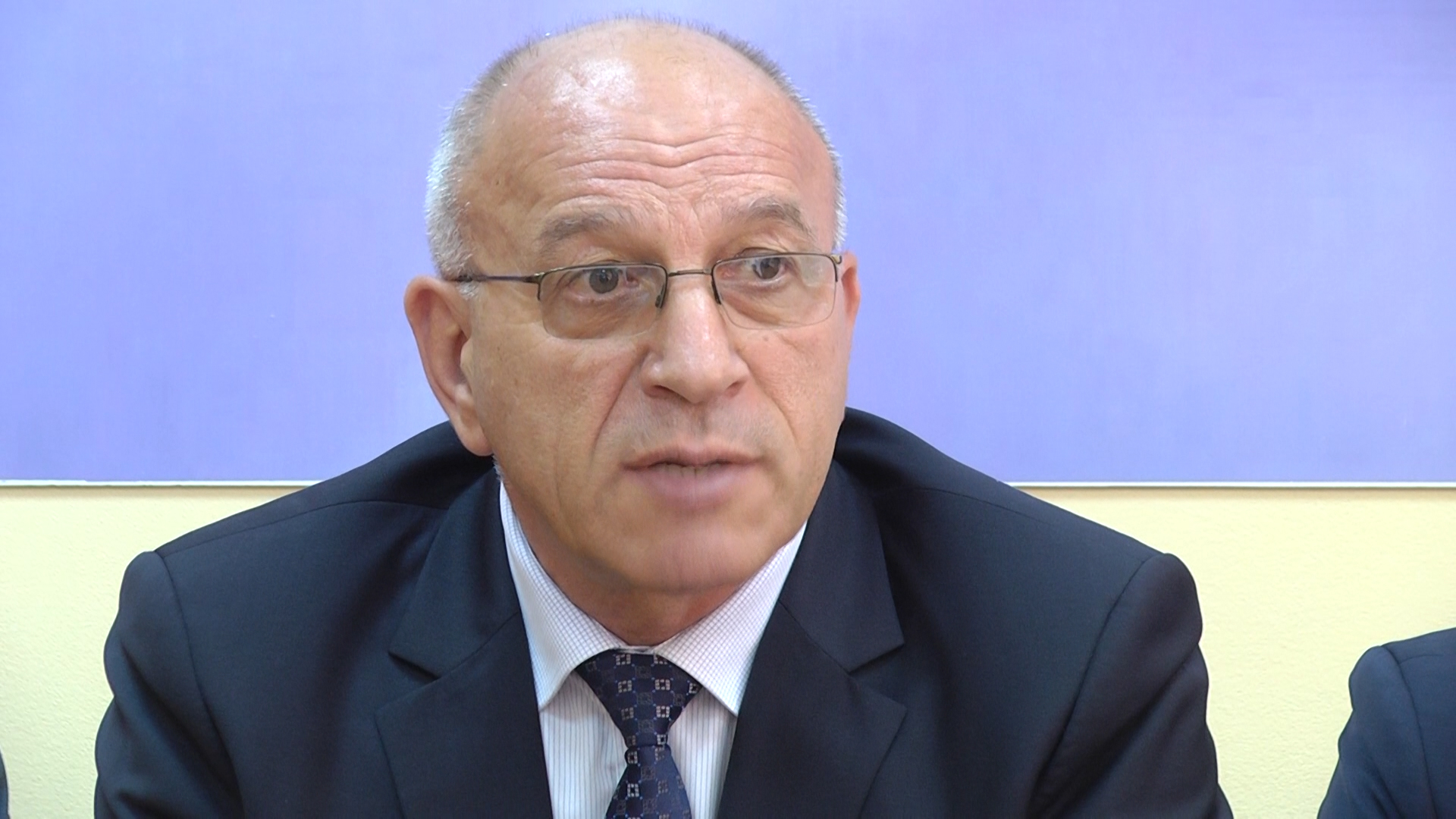 Зам.-председателят на НС Емил Христов: Извинявам се на хората с увреждания, които не бяха допуснати в парламента