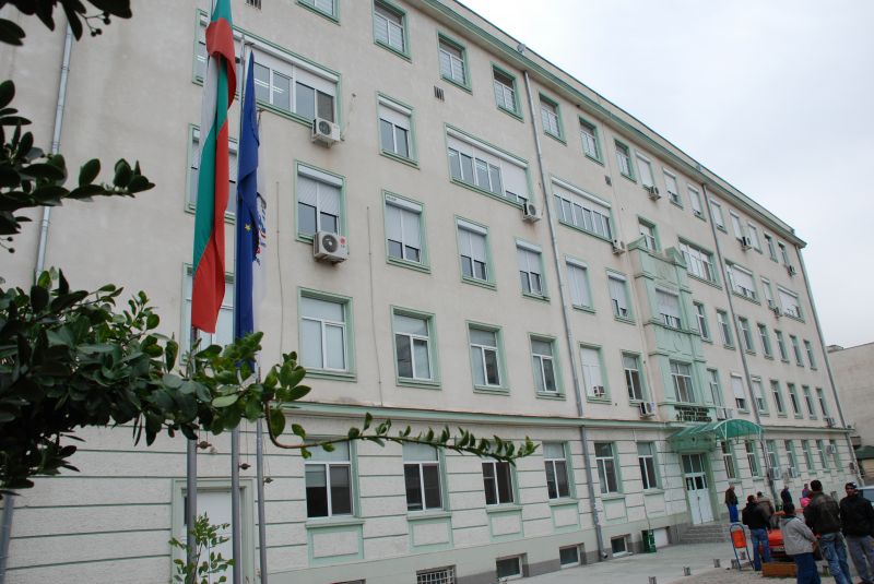 Млад мъж издъхна, трима пострадаха след катастрофи в Сливен