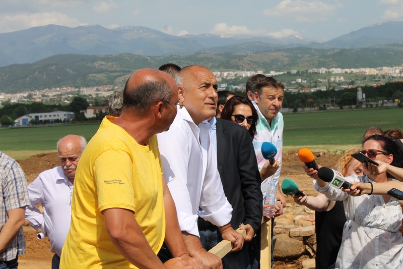 Премиерът Бойко Борисов: Спираме строителството на АМ“Струма“ на лот 3.1 докато не се намери най-доброто решение за археологията и магистрала