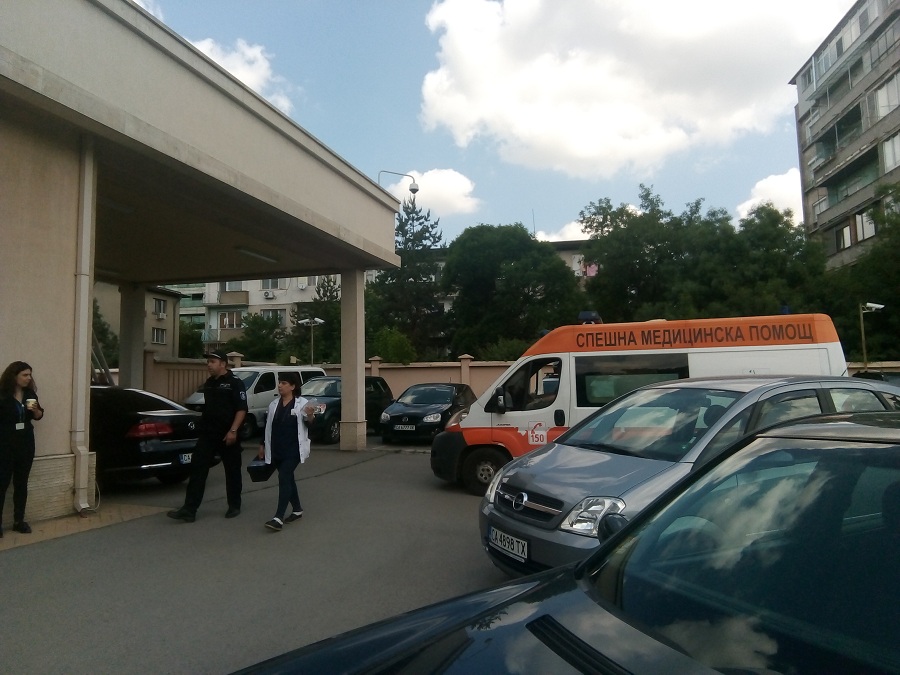 Обвинен служител на ДАИ припадна в съдебната зала