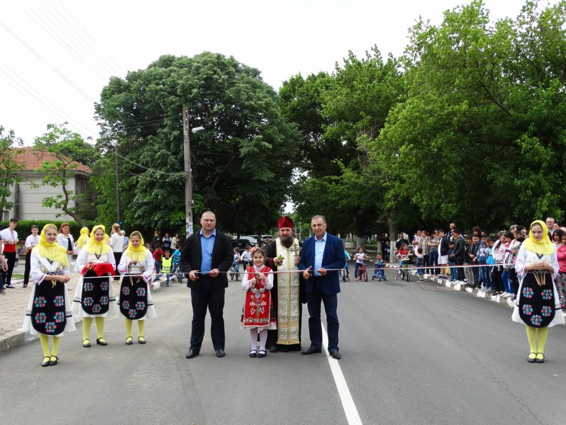 Ремонтираха главната улица в новозагорско село, известно с хубавото си вино