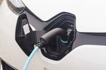 Първият учебен център по диагностика на електрически автомобили отваря врати