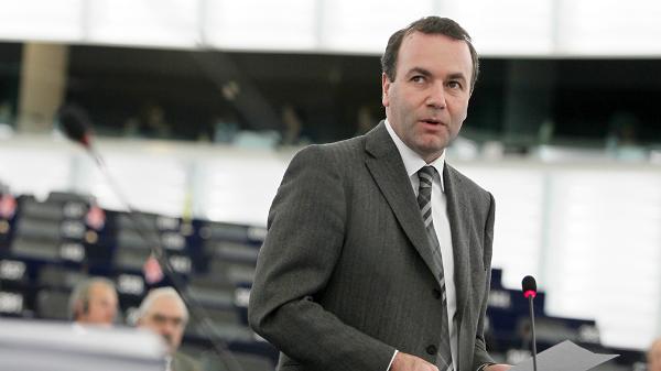 Манфред Вебер: Не бива да наказваме българските превозвачи