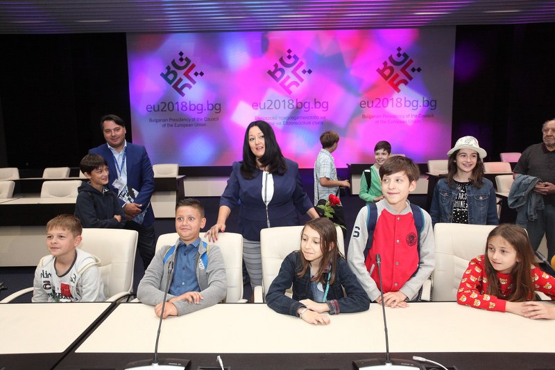 Близо 2000 гости посетиха Деня на отворените врати в Дома на Българското председателство