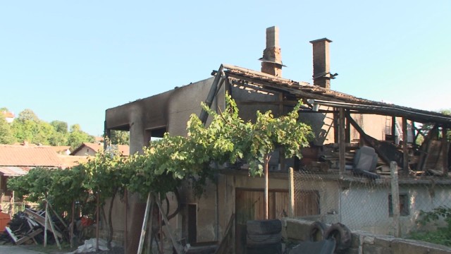Пожар изпепели къщата на бивш кмет на село Лютидол