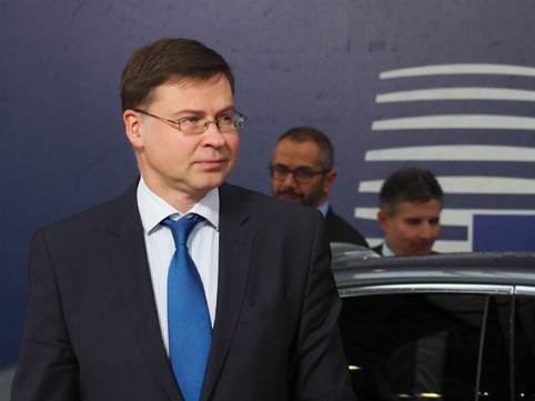 Въвеждаме еврото от лятото на 2022 г.