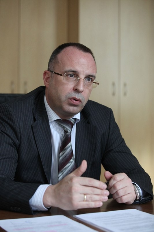 Румен Порожанов за чумата: Евтаназията се отлага заради ескалирането на напрежението