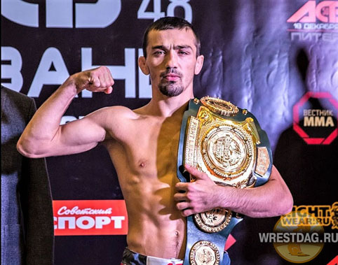 Глухоням боец ще се бие в UFC
