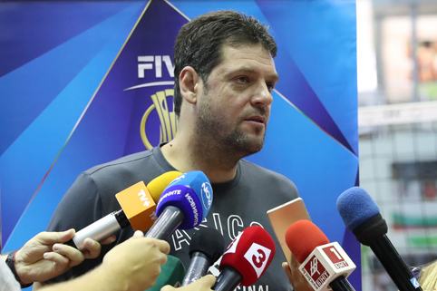 Във волейбола е „Четири сватби и...“