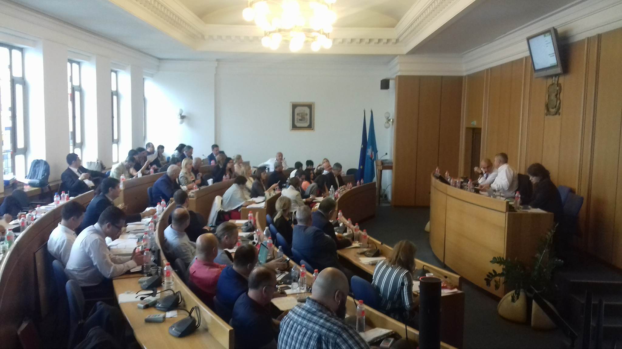 Окончателно Столичния общински съвет реши: 2600 спирки отиват на концесия