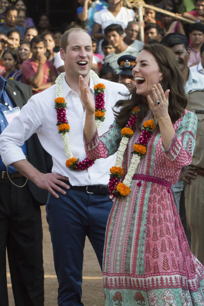 Уилям и Кейт купонясваха в карибски бар