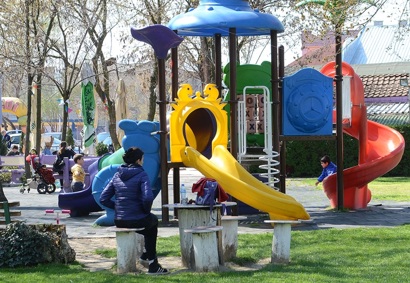 Строят площадки за деца с увреждания