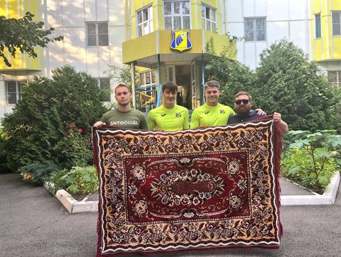 Фен с килим хит в Русия