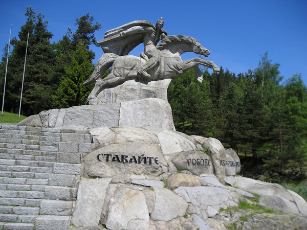 Няма пари за реставрация на паметника на Бенковски в Копривщица