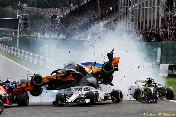 Хаос в Белгия, Фетел надхитри Хамилтън